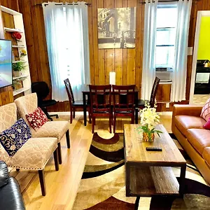 Apartment 3 Bedrooms 2 Stops To Manhattan, New York