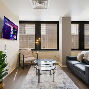 Modern Chic Heart Of 24-7 Parking Gym Lounge Apartment Pittsburgh