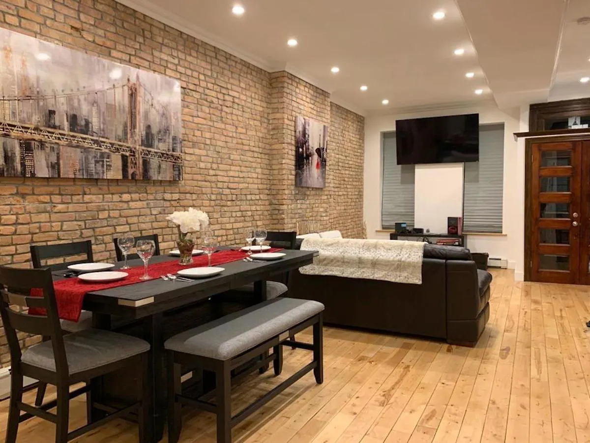 Newly Renovated Duplex Apartment 2 contacts